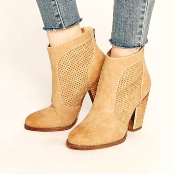 FOREVER BACK ZIPPER CLOSURE IN BOOTIES - Picture 1 of 14